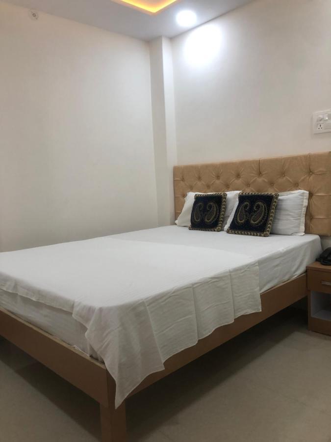 Purple Lotus Hotel 瓦拉纳西 外观 照片
