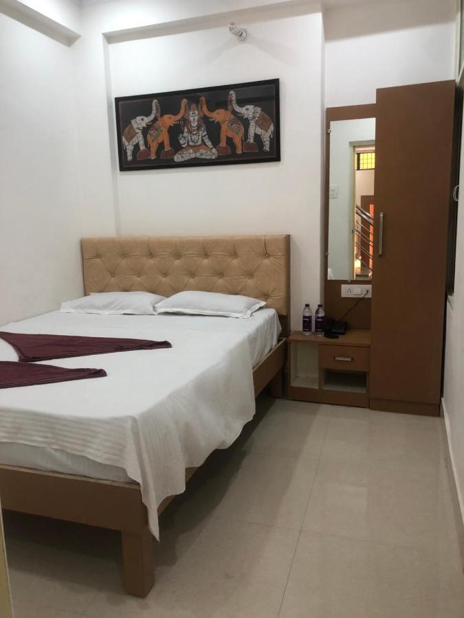 Purple Lotus Hotel 瓦拉纳西 外观 照片