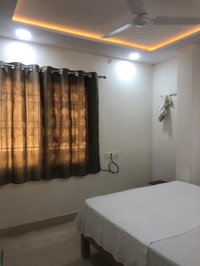 Purple Lotus Hotel 瓦拉纳西 外观 照片